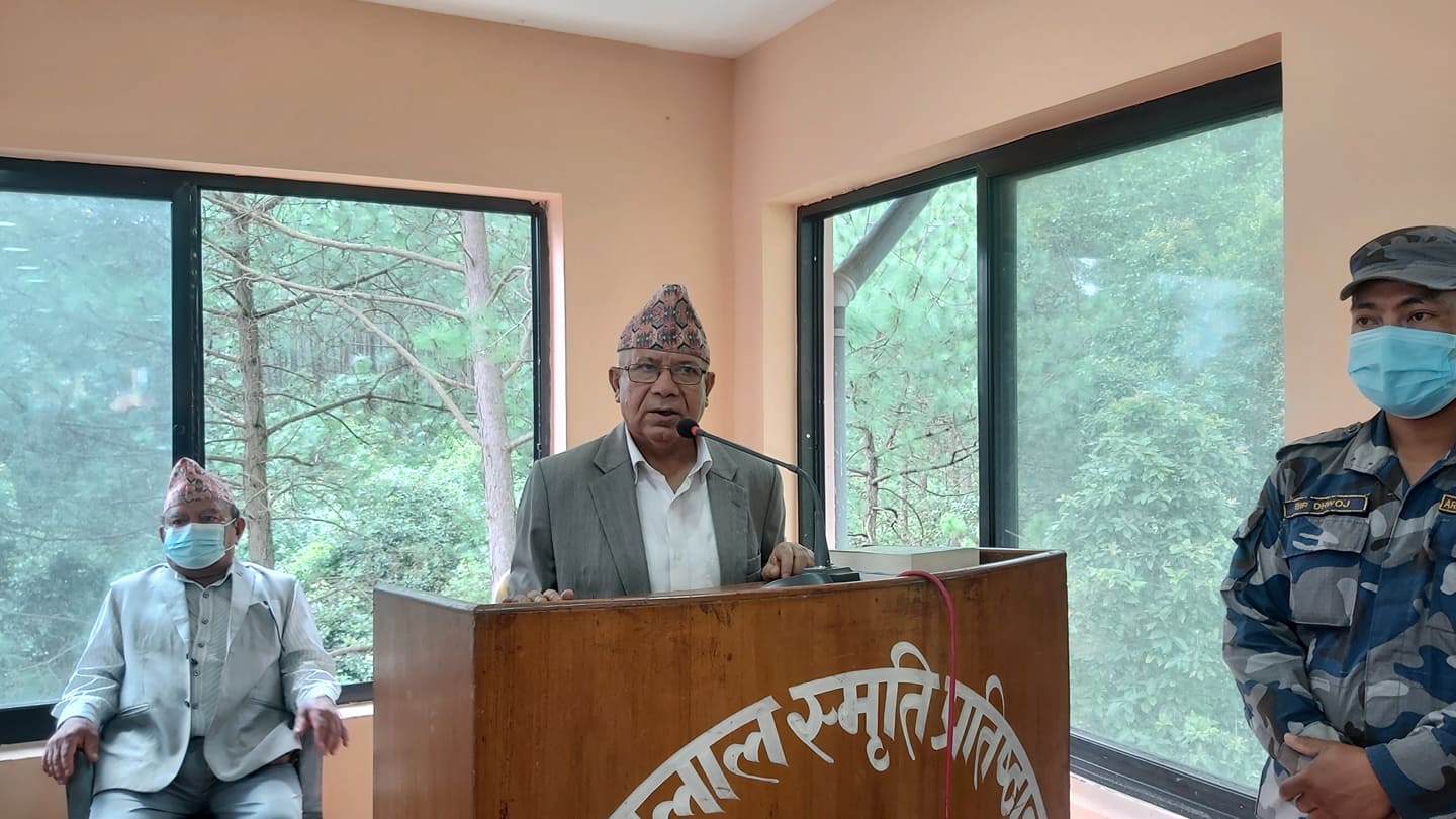 पार्टीभित्रका घाउखटिरालाई औषधिले निको बनाउनुपर्छ : माधव नेपाल