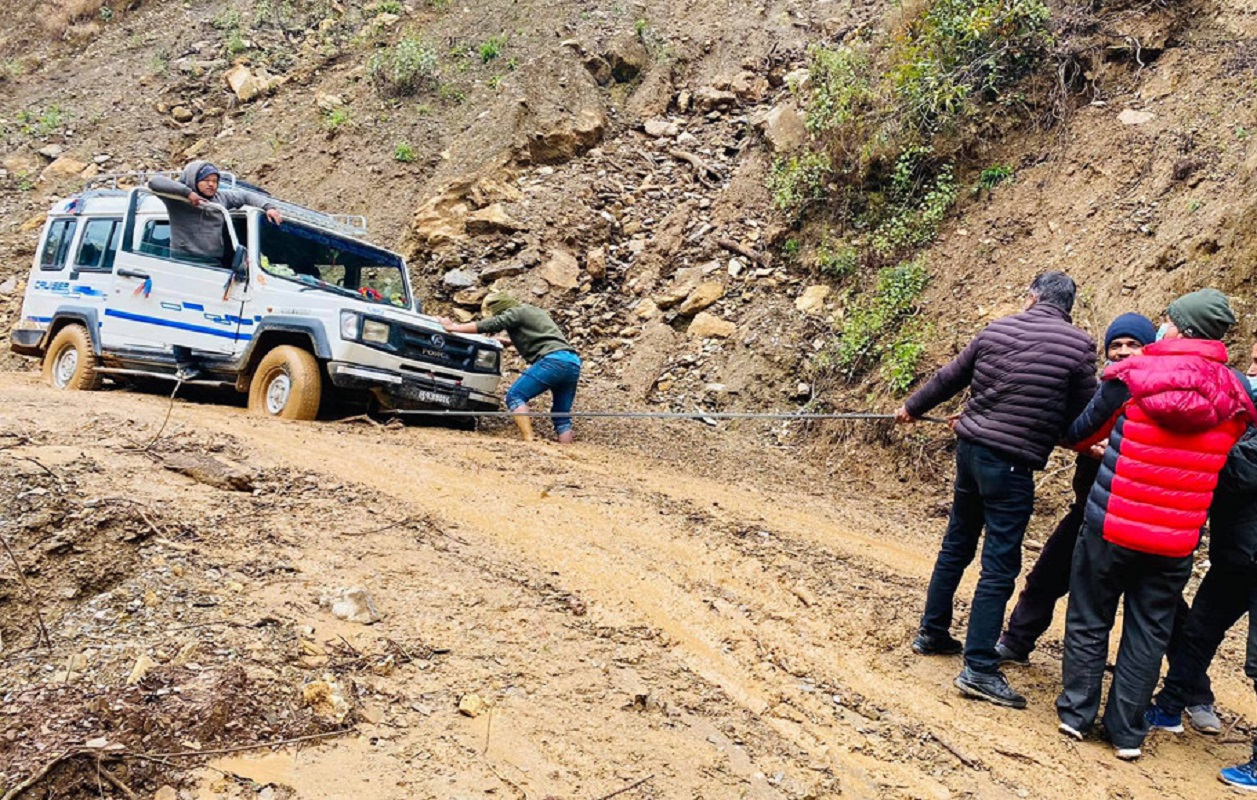 रोल्पाका ग्रामीण सडक अझै खुल्न सकेनन्