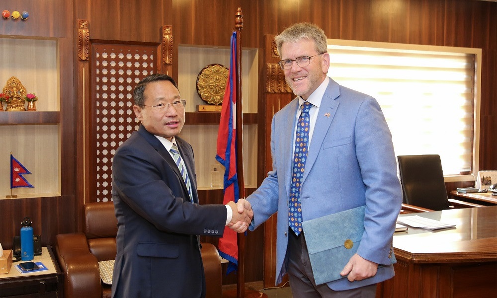 लगानीका लागि अमेरिकीलाई अर्थमन्त्रीको आग्रह