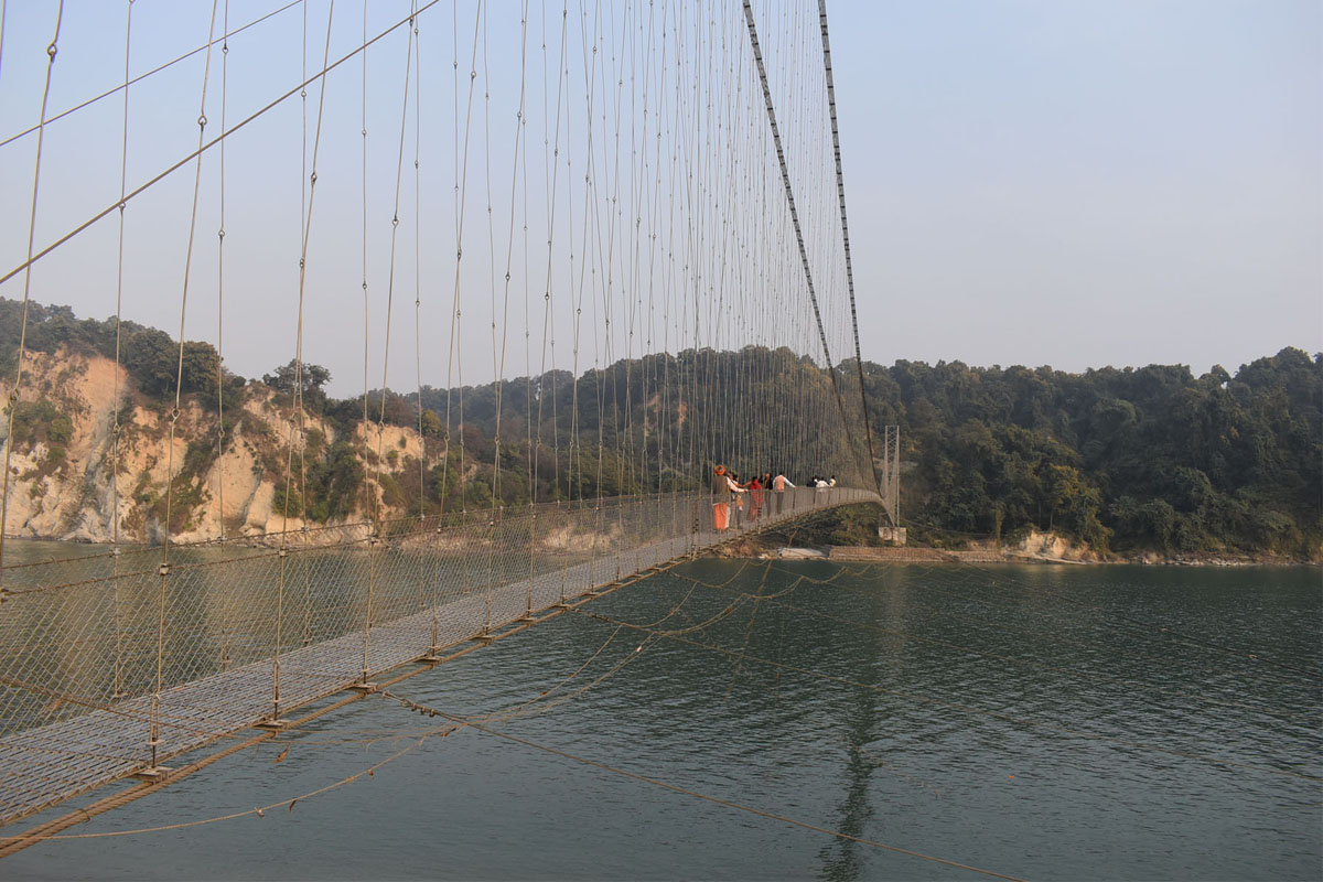 वाल्मीकि आश्रम नेपालकै बाटो हुँदै जान बनाइयो झोलुंगे पुल