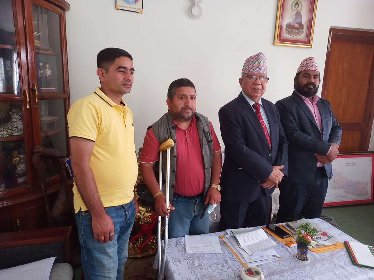 नेकपा एकता अभियानका नेता र माधव नेपालबीच भेट, समाजवादी केन्द्र गठनबारे छलफल