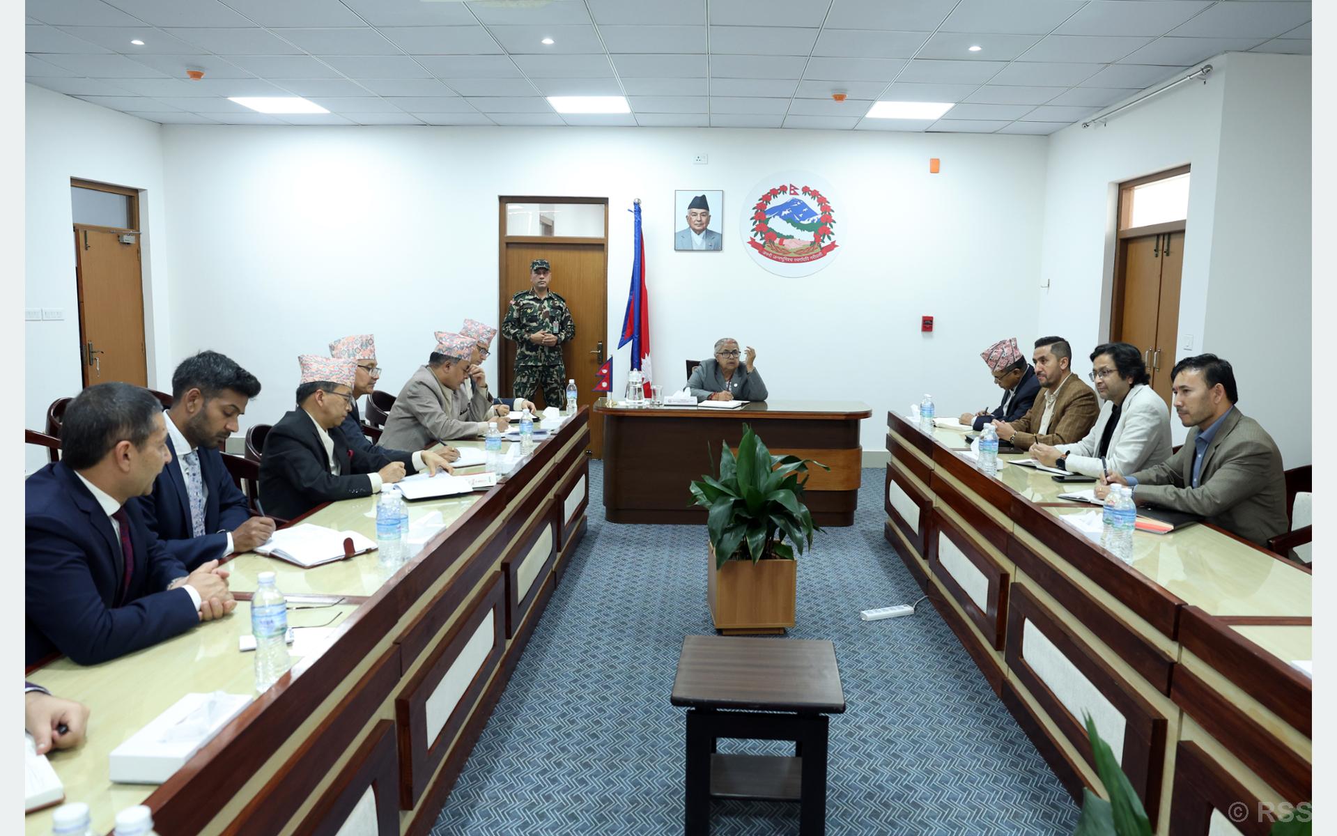 राहदानी सम्बन्धमा कुनै समस्या नहुने गरी काम गर्न प्रधानमन्त्री कार्कीको निर्देशन