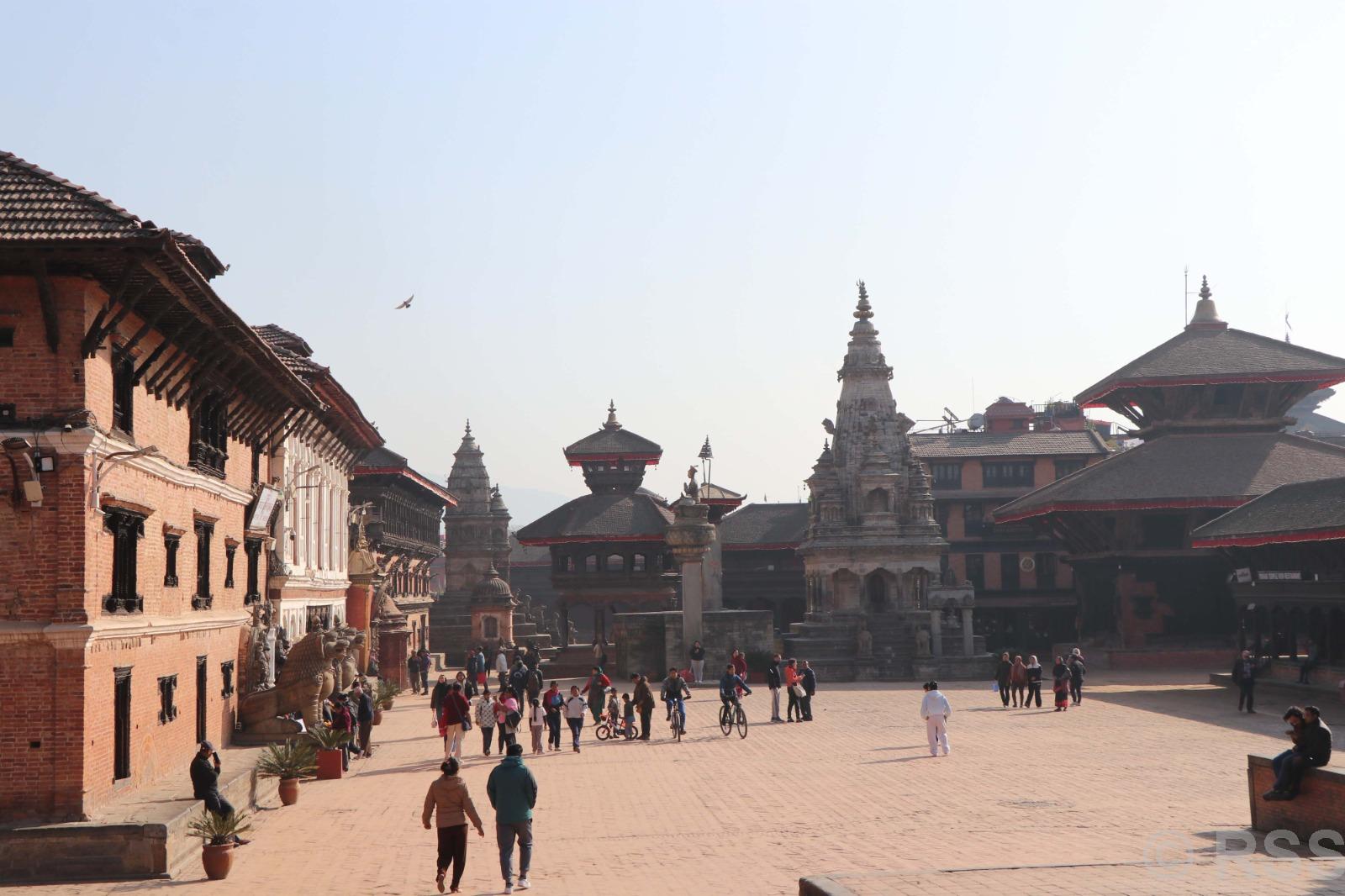 भक्तपुर-१ का मतदाता भन्छन्- सधैँ जनतामाझ रहने उम्मेदवारलाई मात्र मत दिन्छौं