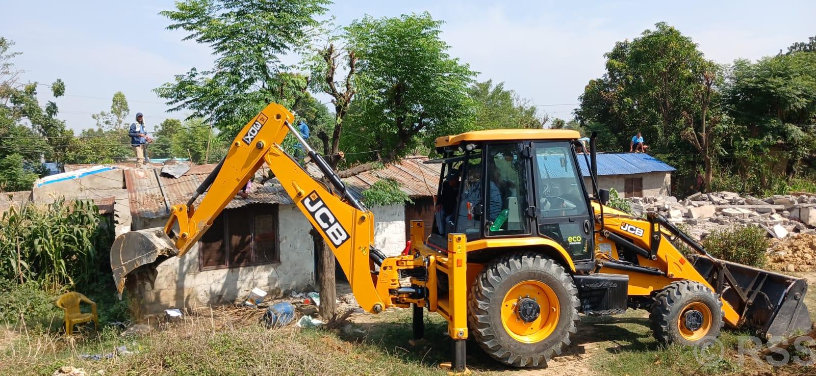 कोहलपुरमा एक सय आठ घरटहरा हटाइयो