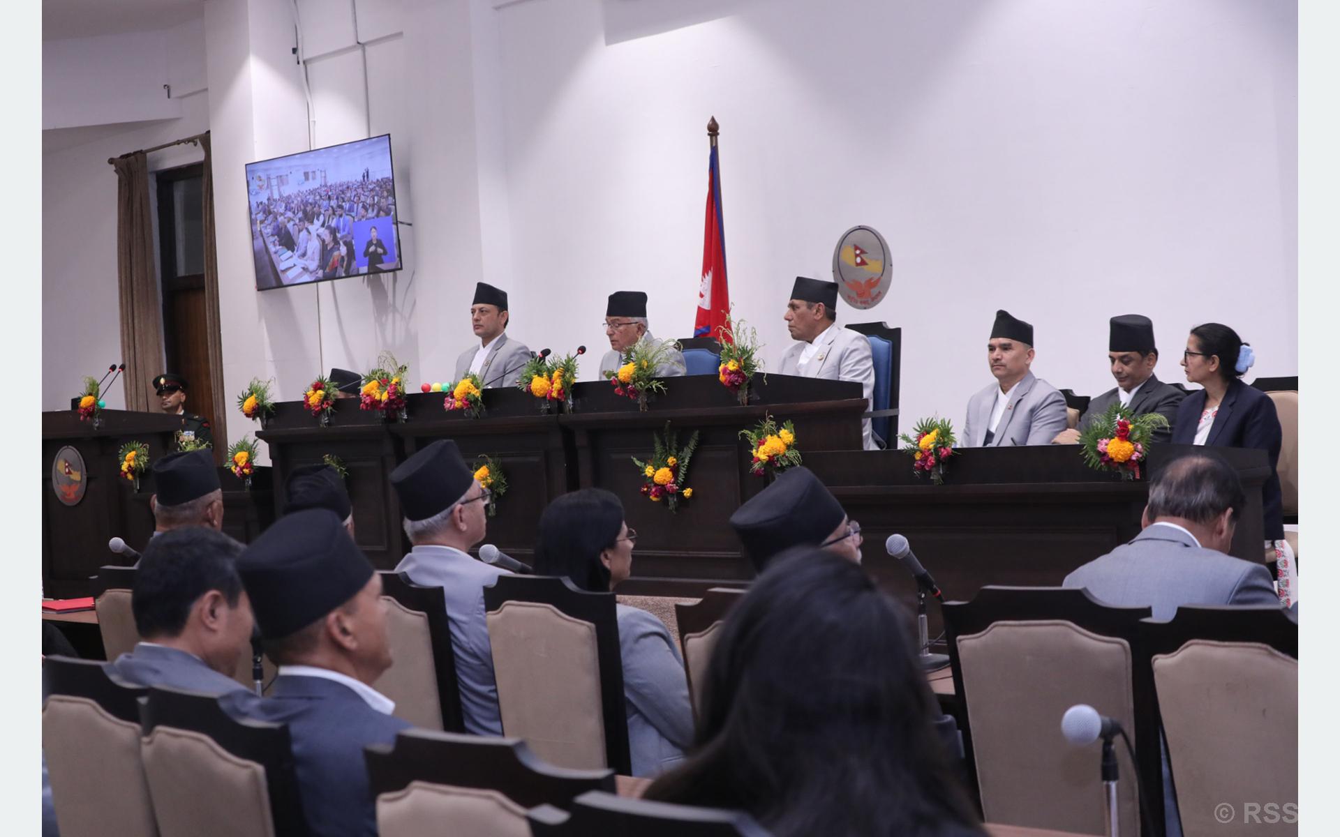 मध्यम वर्गीय परिवार माथिको बोझ घटाउने सरकारको नीति