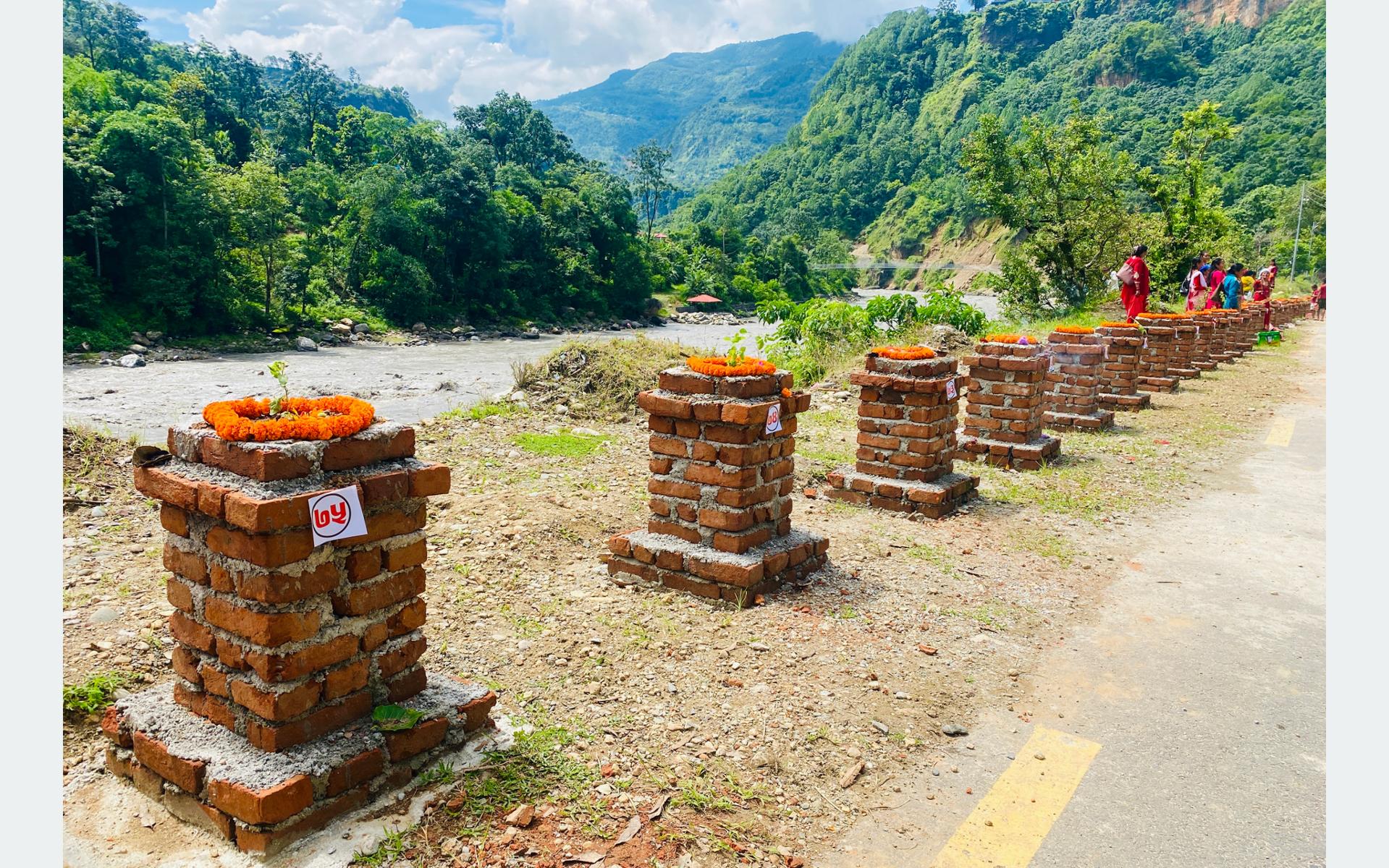 कालीगण्डकी तटमा एक सय आठ तुलसी रोपण