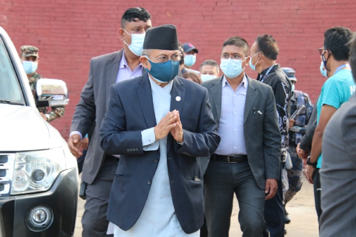 नेपाल-भारत मैत्रीपूर्ण फुटबल हेर्न रंगशाला पुगे गृहमन्त्री