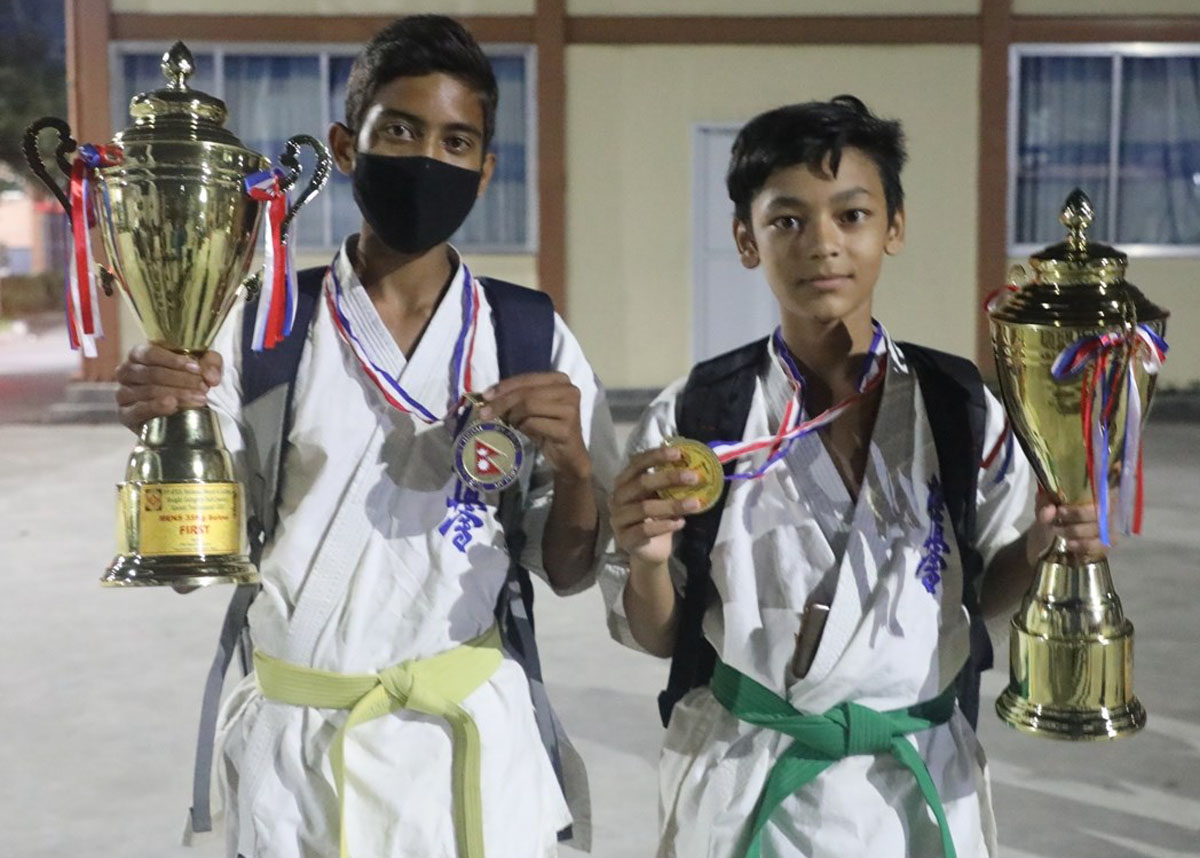 फुल कन्ट्याक्ट करातेको खुला तौल समूहमा च्याम्पियन बनिन् सुष्मी