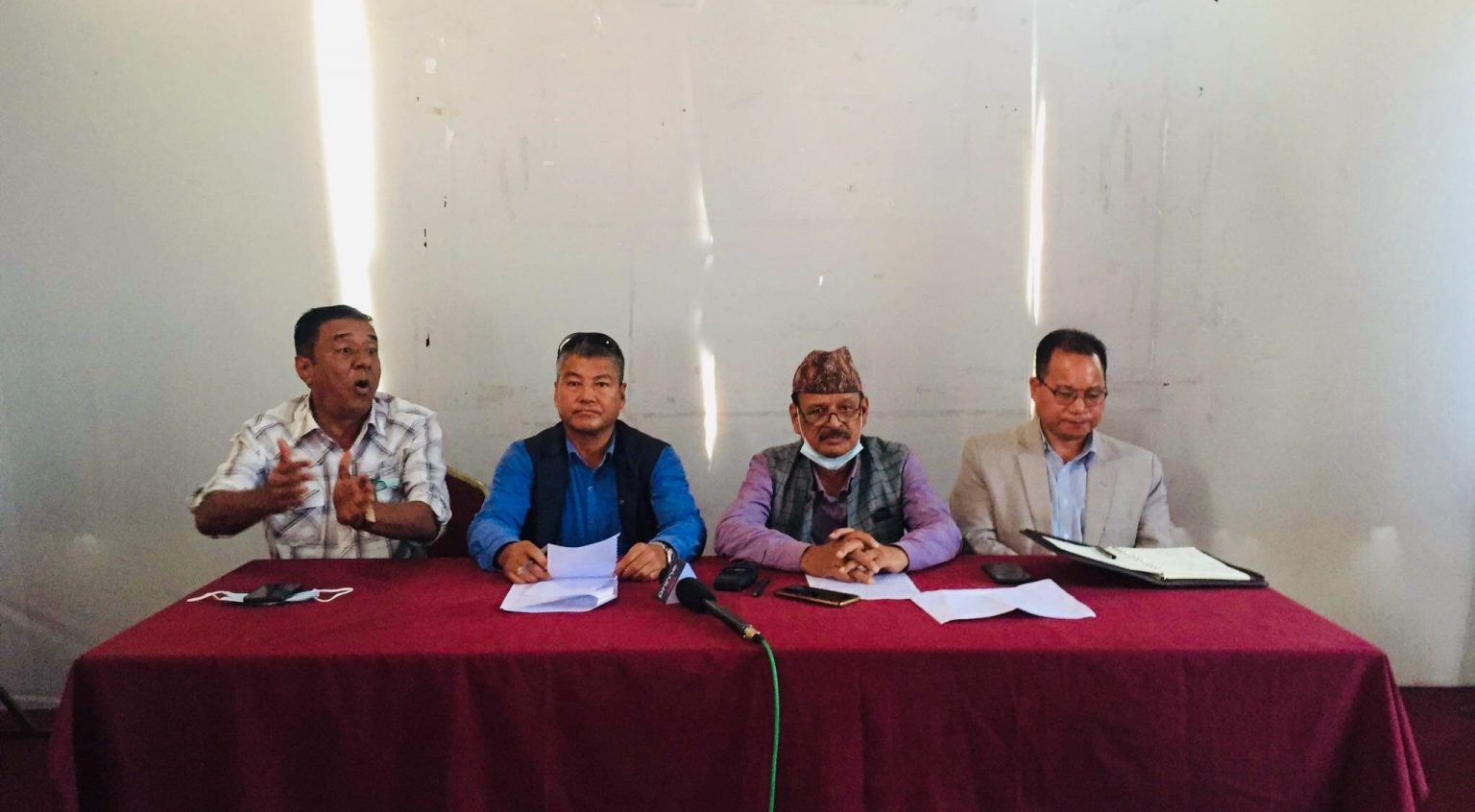 जिम्मेवारी छोडेर जिल्ला शाखा विघटनमा केन्द्रित रेडक्रसको केन्द्रीय समिति