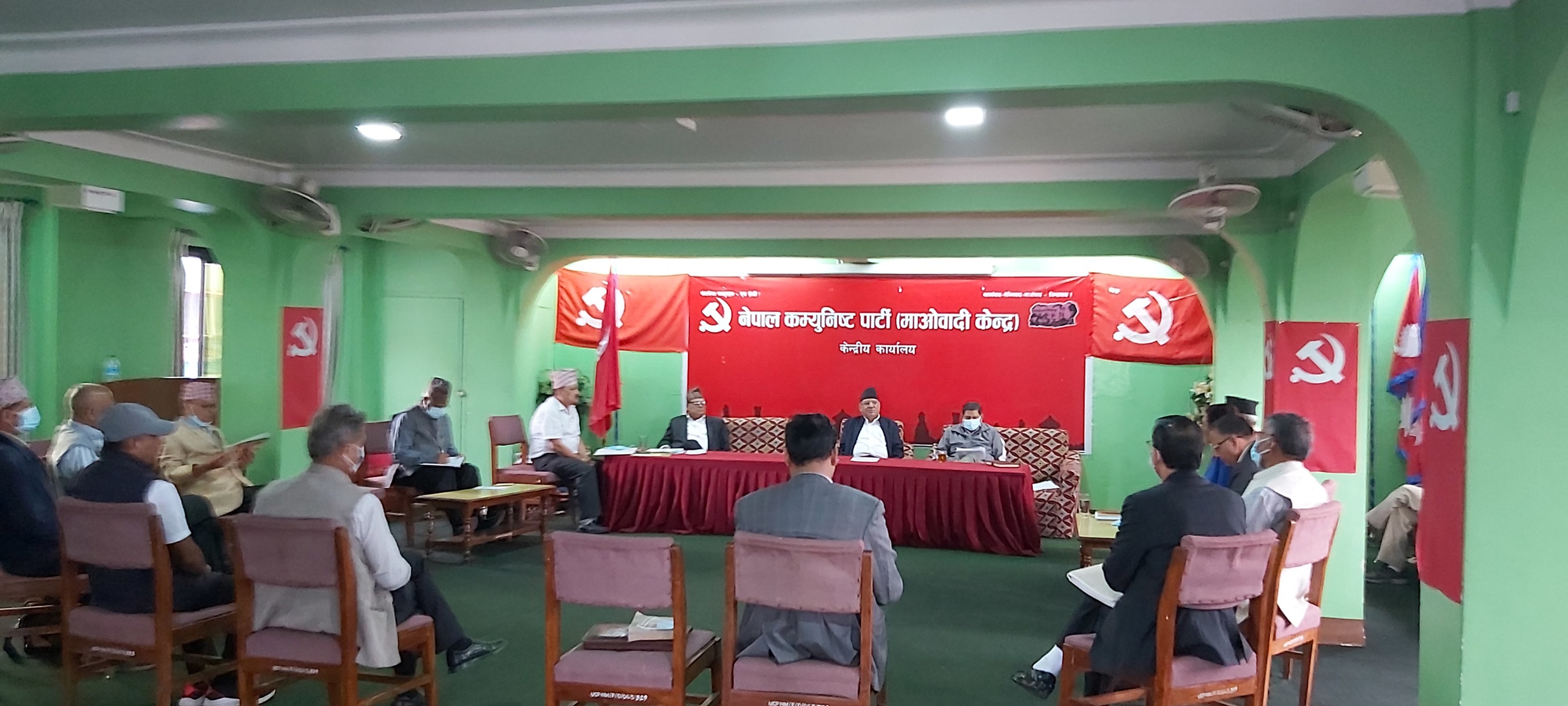 माओवादी केन्द्रले गठन गर्‍यो ३३ वटा विभाग [कुनमा को?]