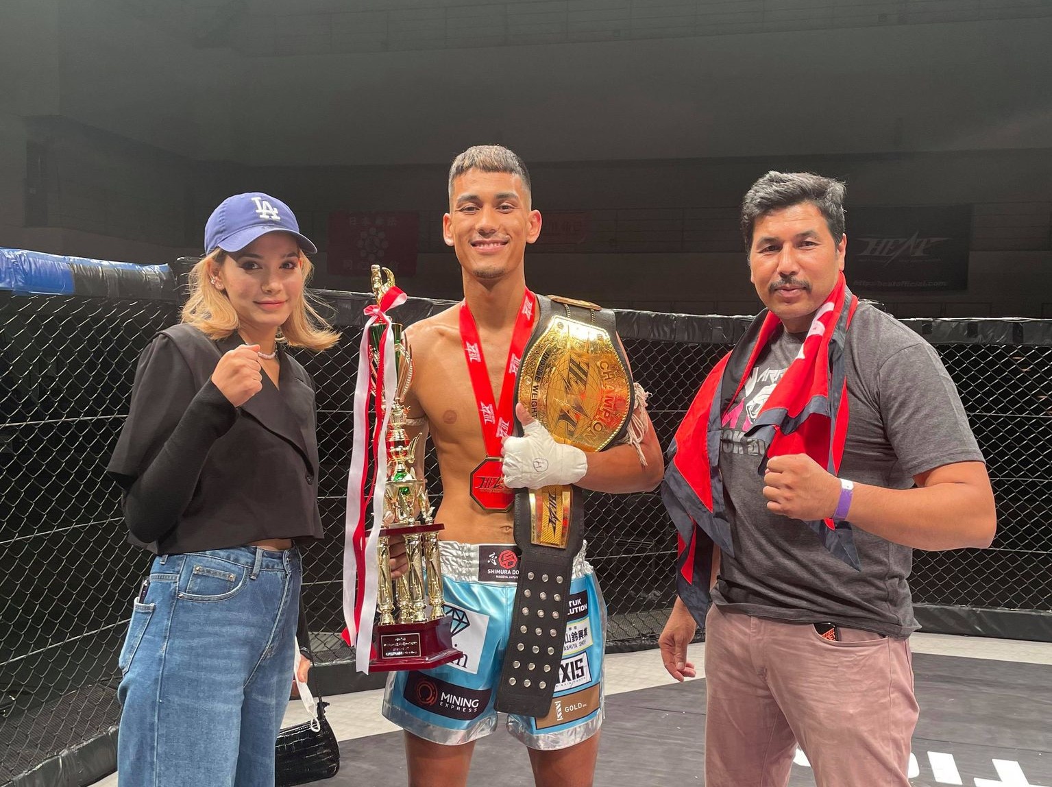 हिमालयन चितुवाले उचाले ‘हिट ४९ प्रोफेसनल बक्सिङ च्याम्पियनसिप’ उपाधि