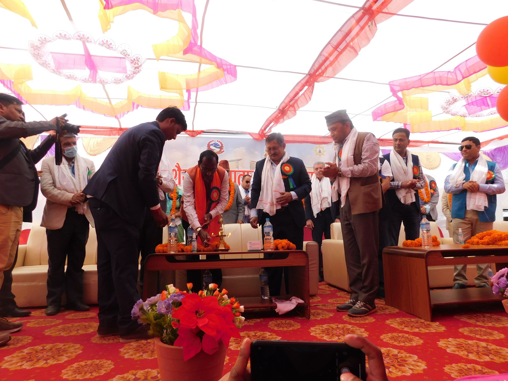 'एमसीसी अनुमोदन गर्न प्रधानमन्त्रीले पद नै धरापमा राख्नुभयो'