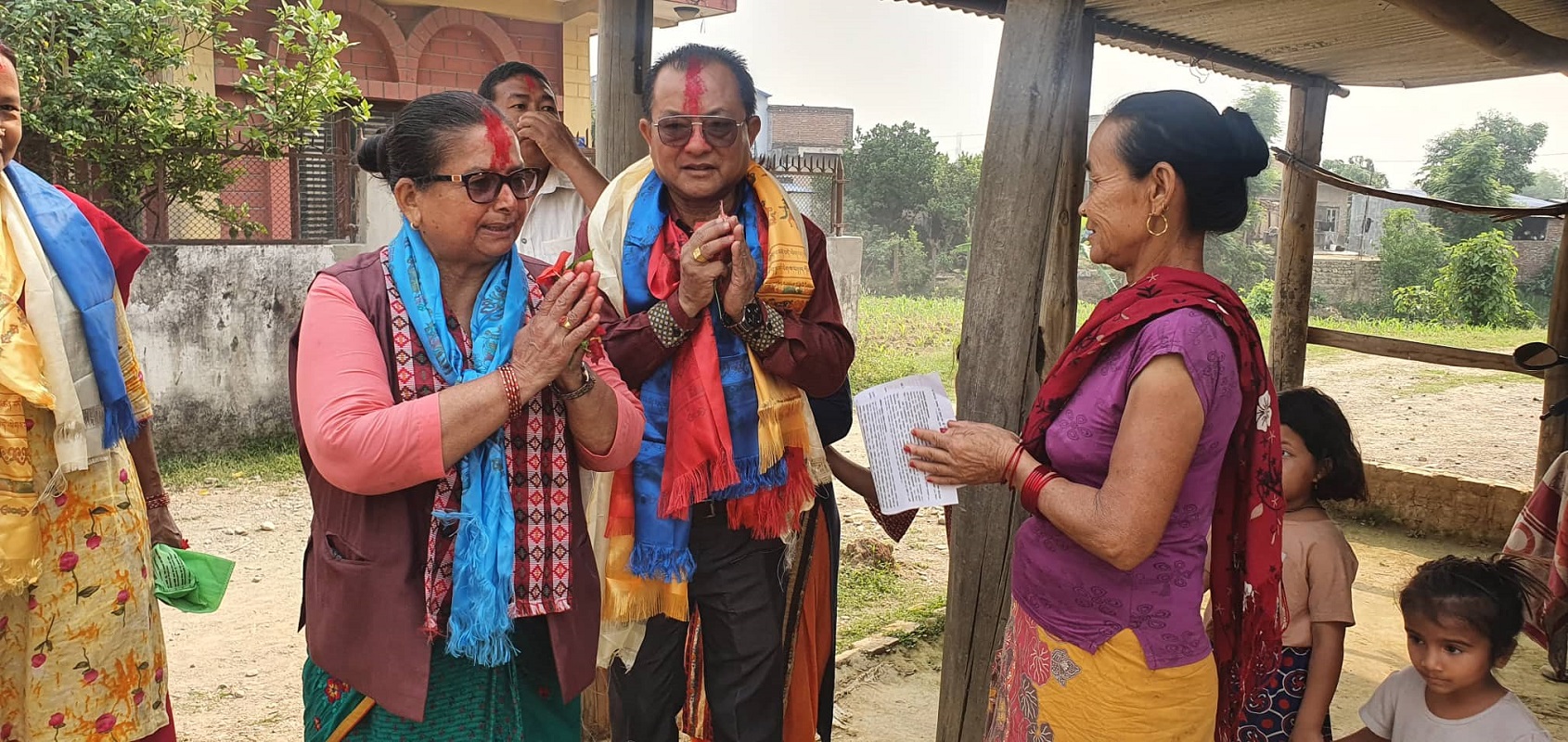 रत्ननगरमा सुकुम्वासी बस्तीबाट एमालेको घरदैलो सुरु