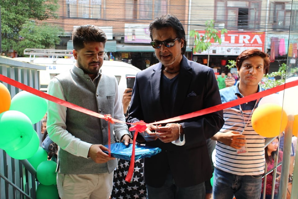 साथीमार्टले सञ्चालनमा ल्यायो १००औं शाखा, राजेश हमालले गरे उद्घाटन
