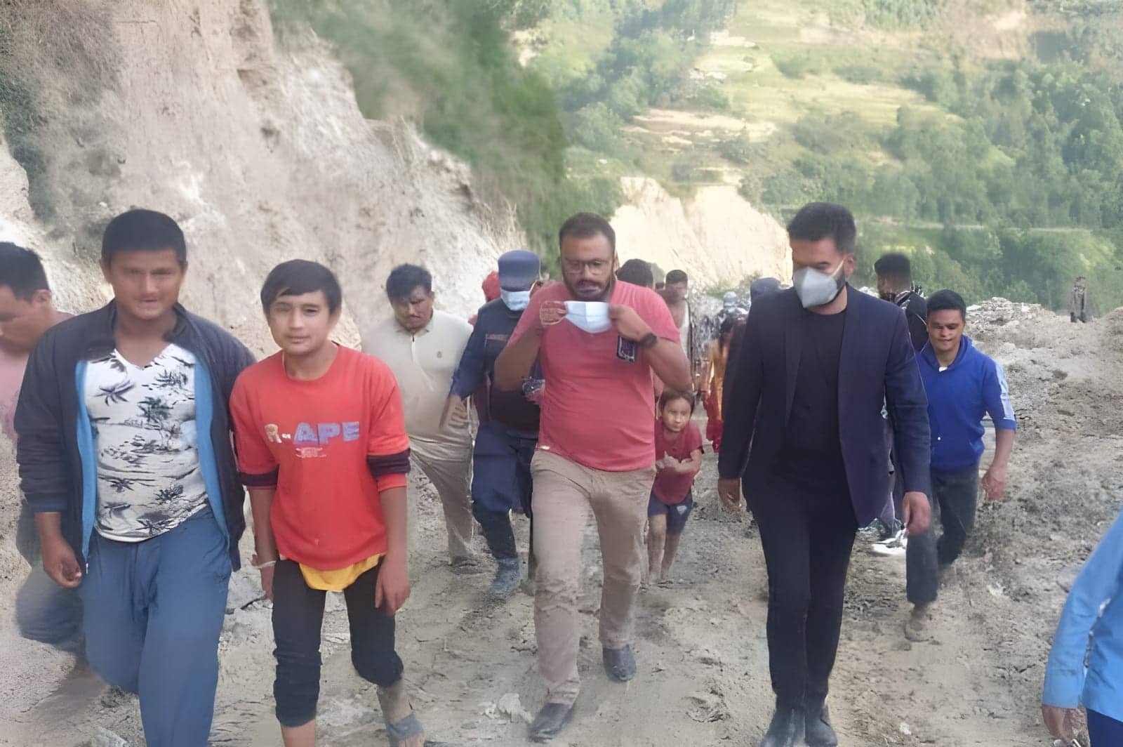 बञ्चरेडाँडा घुमेपछि बालेनले भने- फोहोरको समस्या समाधान नभएसम्म अन्तर्वार्ता दिन्नँ