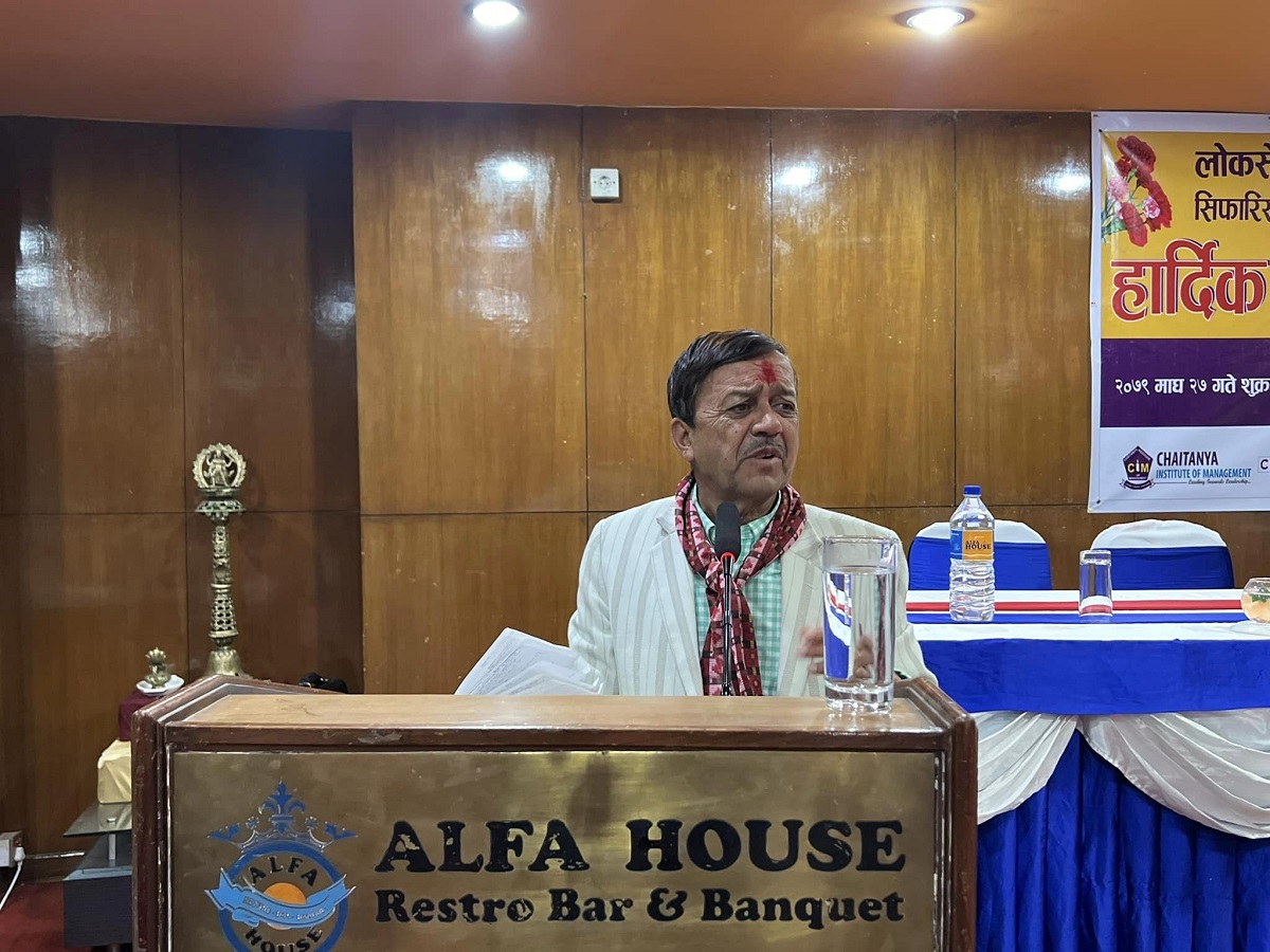 'जनताको सेवा गर्ने हो, सरुवा माग्न नेताको घर धाउनुपर्दैन'