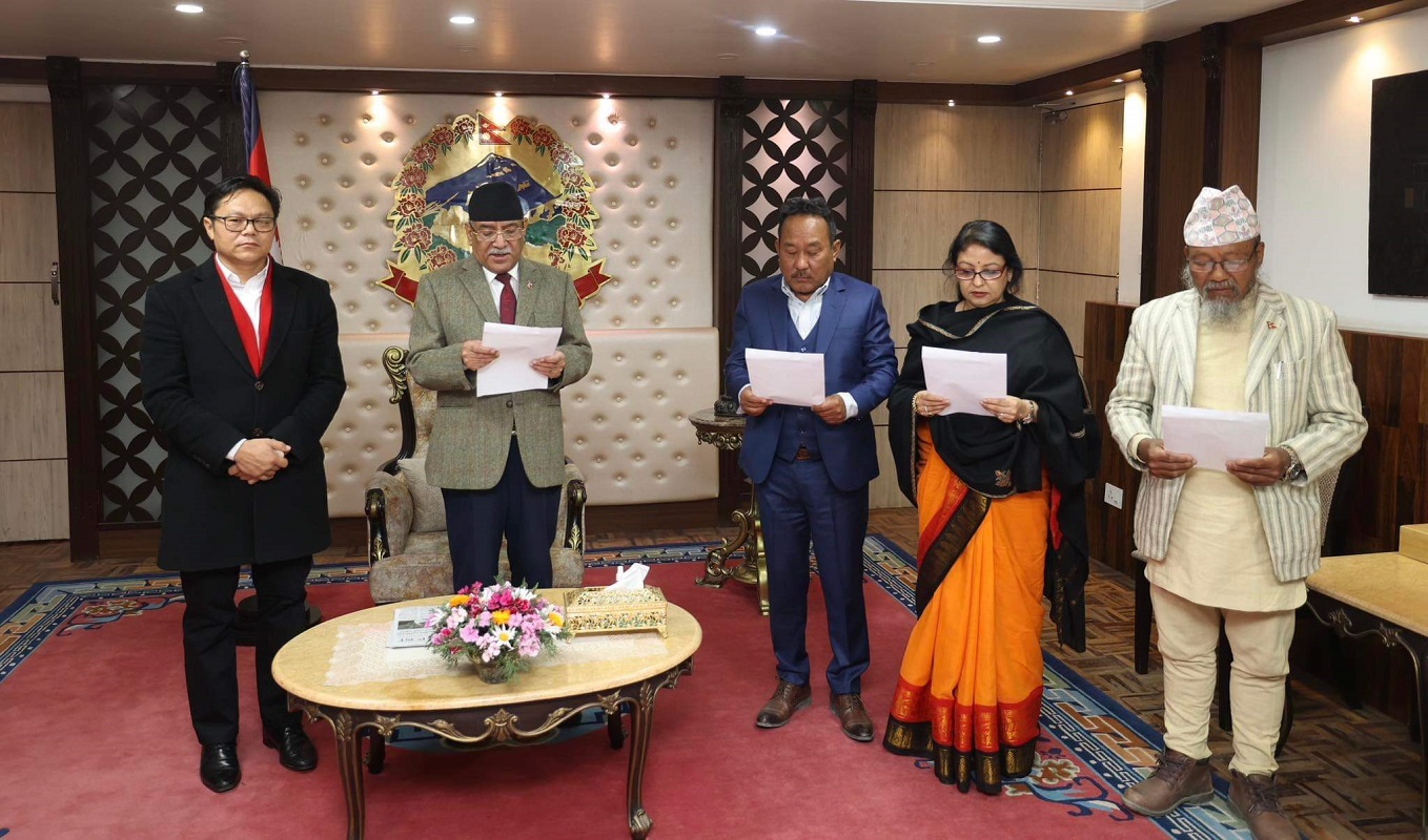 कुलपतिद्वारा पद तथा गोपनियताको सपथ ग्रहण