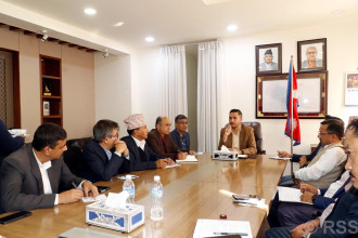 निर्वाचनमैत्री समाचार सामग्रीलाई प्राथमिकता दिन सरकारी सञ्चारमाध्यमलाई सञ्चारमन्त्री खरेलको आग्रह