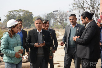 गृहमन्त्री अर्यालद्वारा निर्माणाधीन संसद् भवनको निरीक्षण