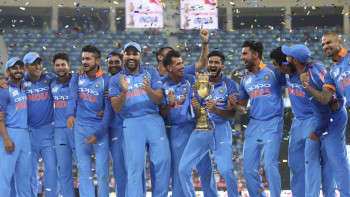 आईसीसी विश्वकप : न्युजिल्यान्डलाई हराउँदै भारत फाइनलमा