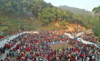 आज आमाको मुख हेर्ने दिन : मातातीर्थमा श्रद्धालुको घुइँचो