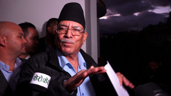 माओवादीले ६ वटा पार्टीसँग एकता गर्दै 