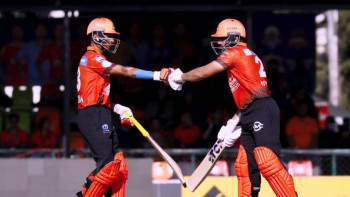 चितवन राईनोजद्वारा पोखरा एभेन्जर्सलाई दियो १२१ रनको लक्ष्य 