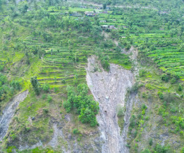 सेउलुङ बस्ती पहिरो जोखिममा