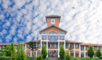 अध्ययन बिदामा गएका प्राध्यापक नफर्किंदा त्रिविलाई दुई अर्ब नोक्सानी