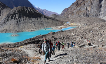 अन्नपूर्ण आधार शिविर पर्यटकले गुलजार