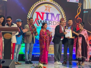 ‘आमा’ गीतबाट राष्ट्रिय समावेशी म्युजिक अवार्डमा सम्मानित भए डा. रुद्रनाथ अधिकारी