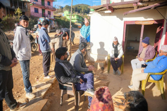 स्थानीय चिया पसलदेखि सार्वजनिक यातायातसम्ममा चुनावी बहस