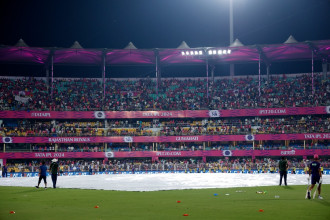 वर्षाले खेल रद्द हुँदा राजस्थान र कोलकाताले अंक बाँडे