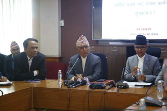 अर्थमन्त्री खनालद्वारा पदभार ग्रहण