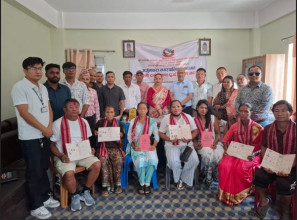 भूमिहीन दलित तथा अव्यवस्थित परिवारको हातमा जग्गाधनी पुर्जा