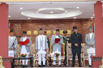 प्रधानन्यायाधीश शर्माद्वारा शपथ