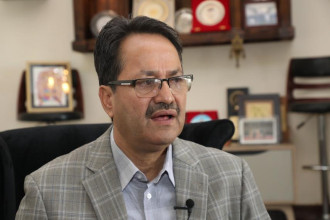 एनआरएनए अध्यक्ष शर्मा र महासचिव सुवेदीद्वारा परराष्ट्रमन्त्रीलाई ५ बुँदे ज्ञापनपत्र