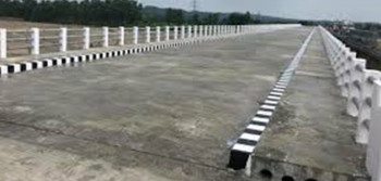 हुलाकी राजमार्गका साँघुरा पुललाई चारलेनमा विस्तार गरिँदै