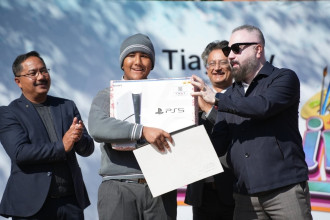 'टियागो इभि कार्टनिभल सम्पन्न', आशिम र समय्याले जिते 'पीएस ५'पुरस्कार