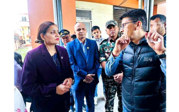 स्वास्थ्यमन्त्री मेहता आकस्मिक अनुगमनमा, झन्झट होइन राहत महसुस गराउन निर्देशन