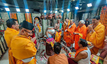 'दक्षिणेश्वर दर्शन'मा गेरु वस्त्रमा प्रचण्ड अवतार