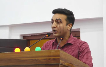 सांसद रहबर अन्सारीले आफ्नै अनुहारमा दले कालोमोसो