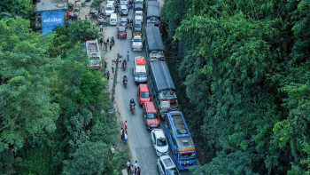 नागढुंगा-मुग्लिङसहित देशभरका मुख्य राजमार्ग ठप्प, जोखिम कायमै