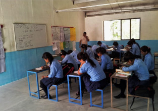 अत्यधिक गर्मीका कारण धमाधम बन्द हुँदै विद्यालय