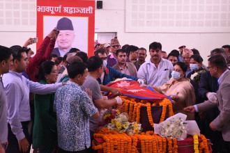 श्रद्धाञ्जलीका लागि नेम्वाङको पार्थिव शरीर च्यासलमा [तस्बिरहरू]