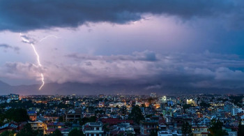 आज यी स्थानमा मेघगर्जन र चट्याङसहित मध्यम वर्षा हुने