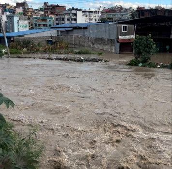 रातभरि वर्षा, उपत्यका जलमग्न