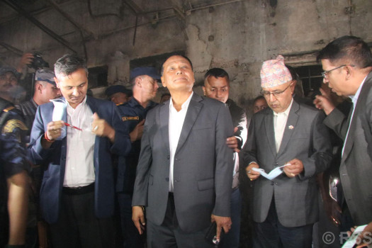 तीन मन्त्रीद्वारा सङ्घीय संसद् भवन निरीक्षण