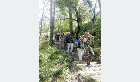 गोसाइँकुण्ड क्षेत्रमा पदयात्रामा गएका १२ जनाको उद्धार