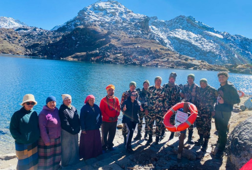 सेनाद्वारा चिसोबाट अस्वस्थ भएका प्रहरीको उद्धार